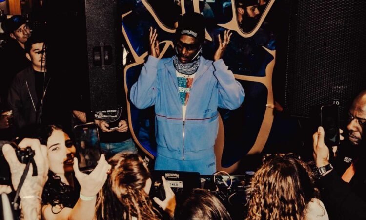 Tha Dogg House: Snoop Dogg’s Amsterdam Coffee Shop
