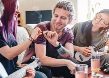 5 Ways to Eliminate Cannabis Odor With Everclear Grain Alcohol