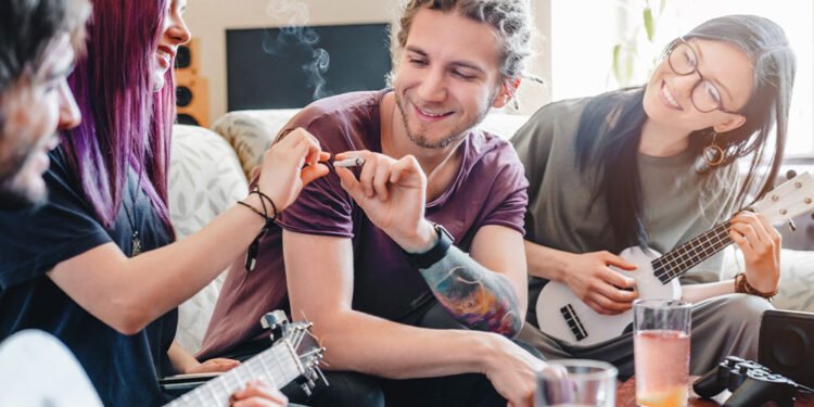 5 Ways to Eliminate Cannabis Odor With Everclear Grain Alcohol